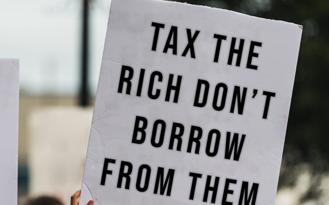 Tassare i super ricchi per finanziare i Comuni